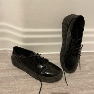 SHELLYS LONDON Women's 'Peter' Black Patent Leather Creeper Shoes